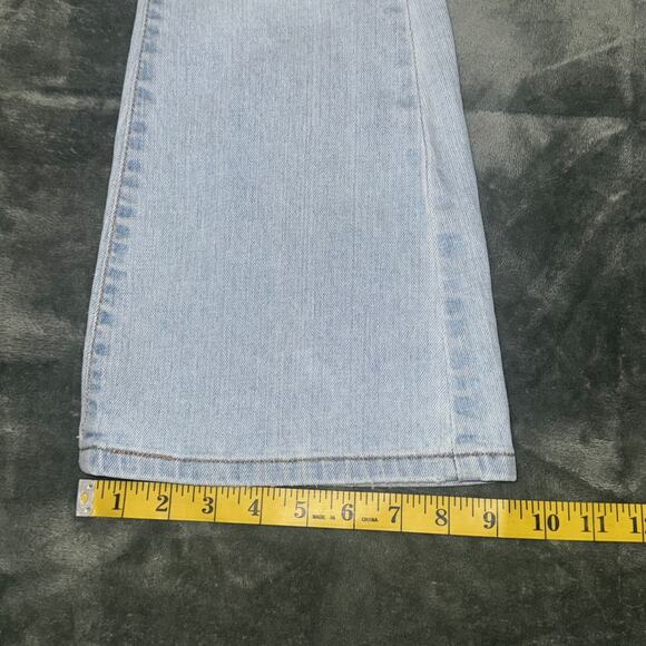 Levi's 519 Low Stretch Flare Jeans Women's 1 JR-S Blue Denim Pockets Medium Wash - Picture 5 of 10